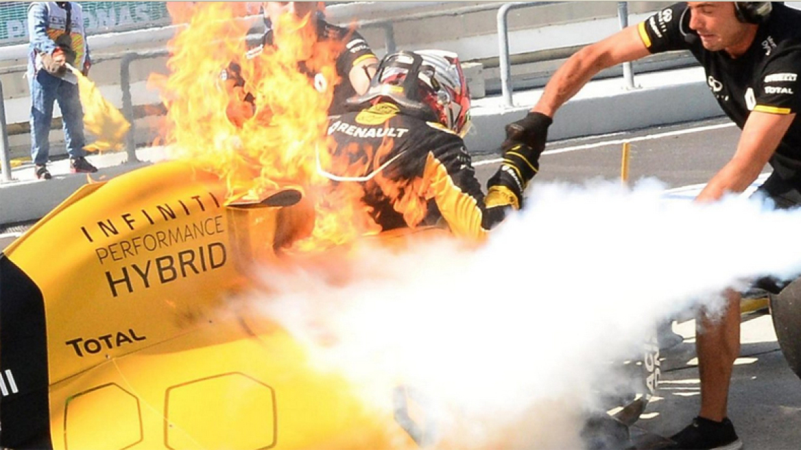 GP Μαλαισίας: Διακοπή στα ελεύθερα λόγω φωτιάς!